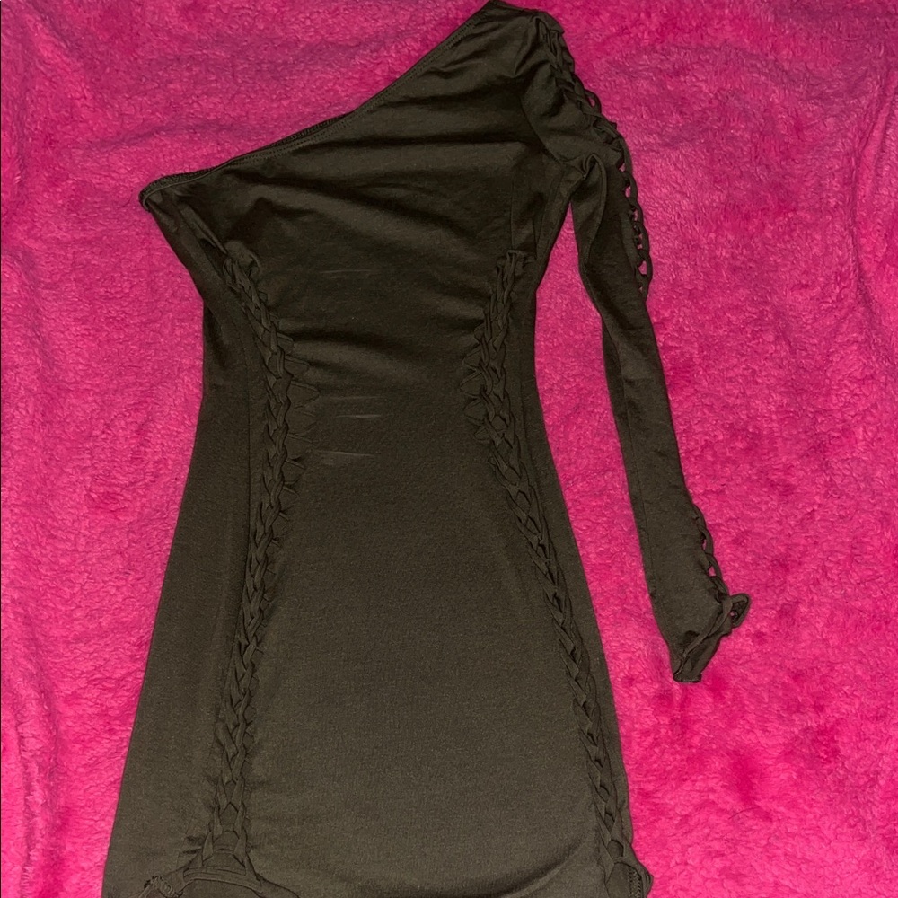 Elegant Black One-Shoulder Dress
